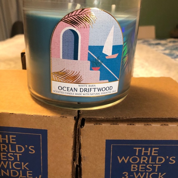2) Bundle Brand New White Barn 3- Wick Candles NIB Made By Bath & Body Works - Picture 2 of 3